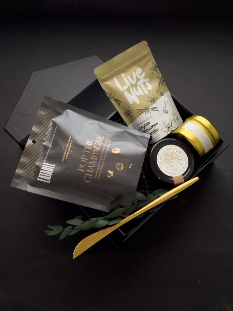 Client gift box Vancouver. Snack box. Treat boxes Vancouver. Gift baskets Vancouver.