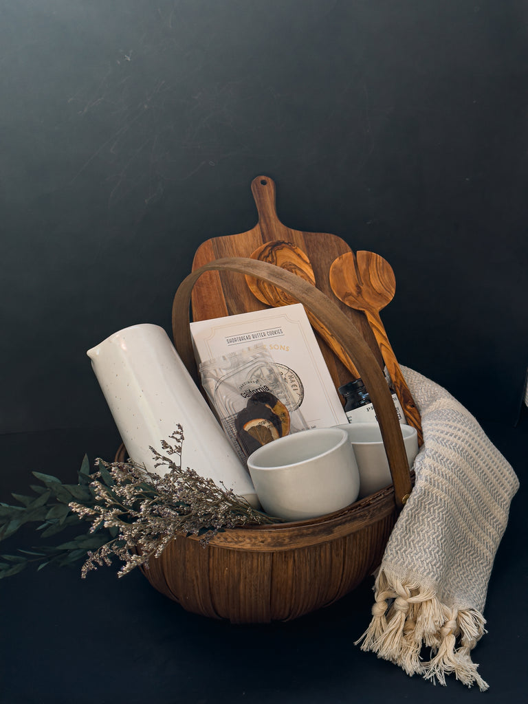 luxury-home-gift-basket-for-special-occasions.jpg

