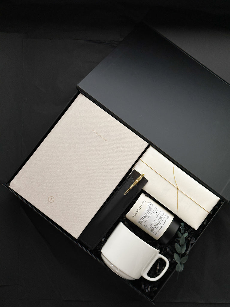 elegant-workspace-gift-box