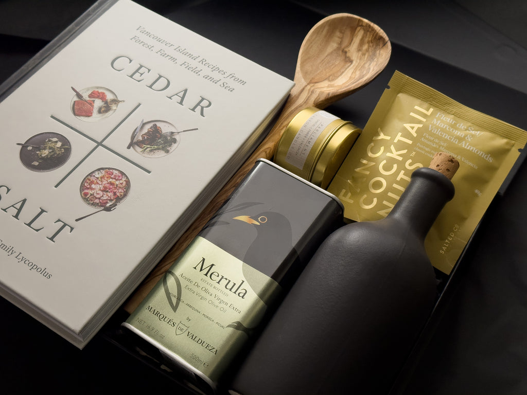 vancouver-gift-box-cedar-salt-candle-olive-wood